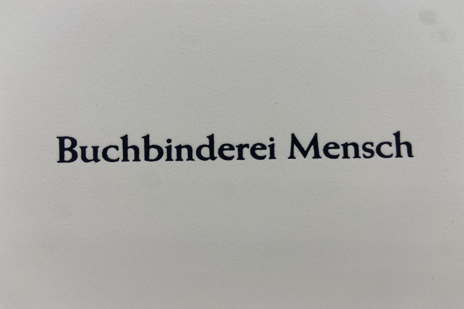 Schrift mit Füßchen Schwarz